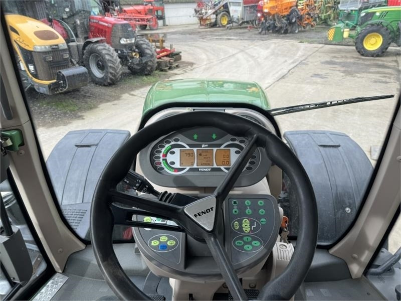 Tracteur agricole Fendt 828 ECR Vario Profi Plus **Video Below**: photos 18
