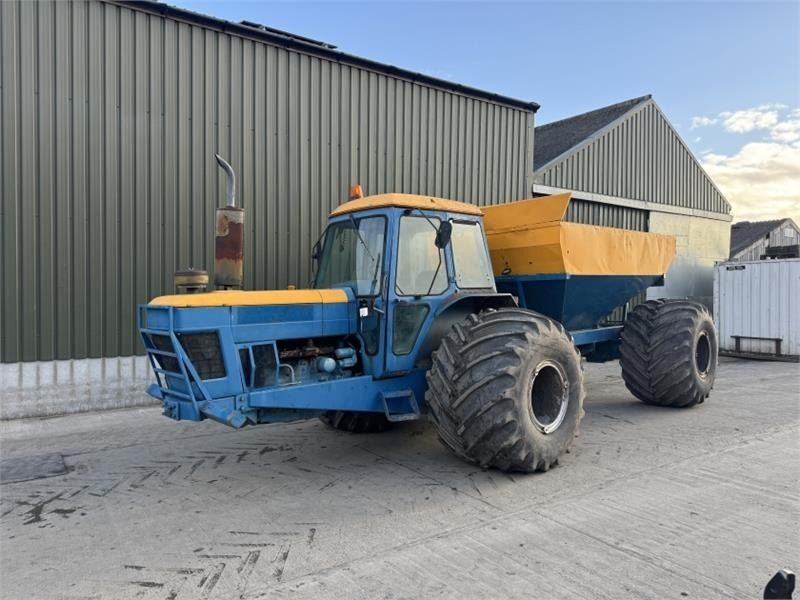 Ford 8210 Self Propelled Gravel Cart - Tracteur agricole: photos 1 Ford 8210 Self Propelled Gravel Cart - Tracteur agricole: photos 1