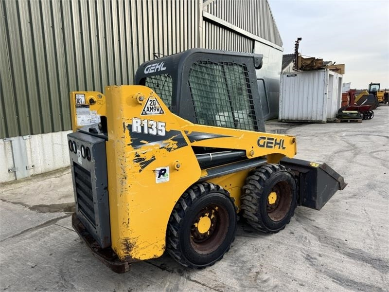 Gehl R135 Skid Steer  - Mini chargeuse: photos 4 Gehl R135 Skid Steer  - Mini chargeuse: photos 4