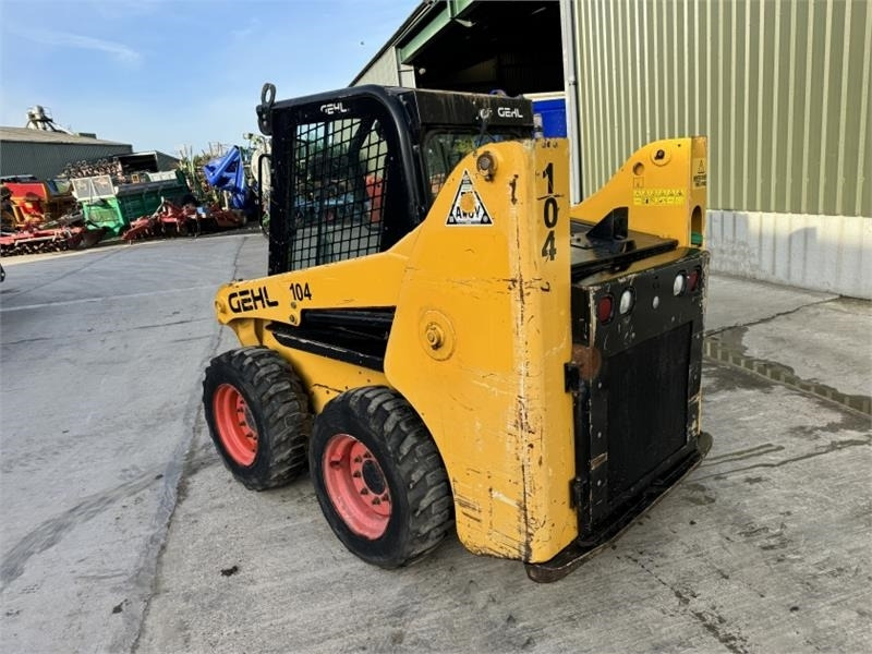 Gehl R165 Skid Steer  - Mini chargeuse: photos 2 Gehl R165 Skid Steer  - Mini chargeuse: photos 2