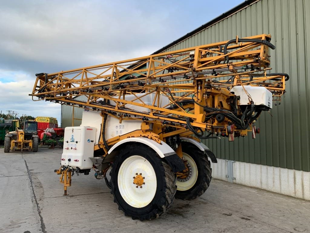 Knight 28 Meter 3800 Litre Trailed Sprayer - Pulvérisateur traîné: photos 2 Knight 28 Meter 3800 Litre Trailed Sprayer - Pulvérisateur traîné: photos 2