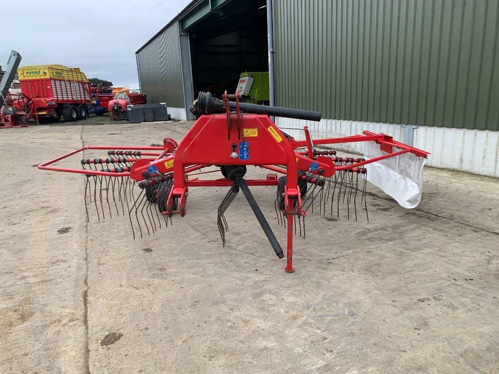 Lely Hibiscus 485 S Single Rotor Rake - Faneuse: photos 4 Lely Hibiscus 485 S Single Rotor Rake - Faneuse: photos 4