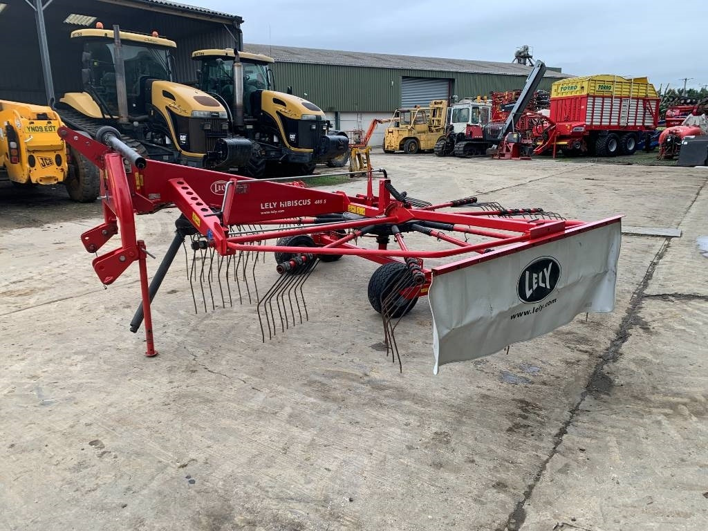 Lely Hibiscus 485 S Single Rotor Rake - Faneuse: photos 2 Lely Hibiscus 485 S Single Rotor Rake - Faneuse: photos 2