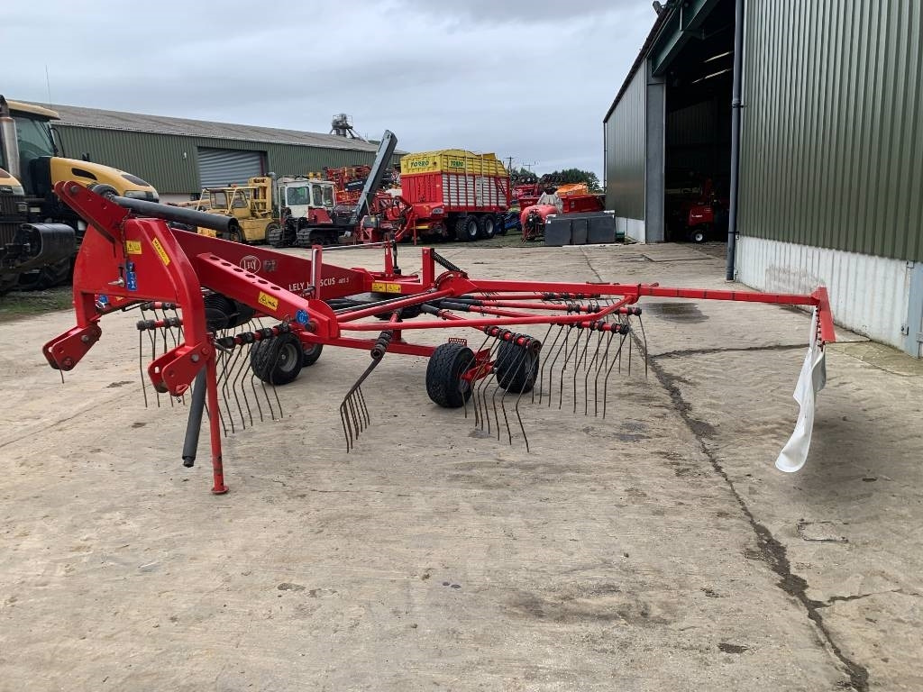Lely Hibiscus 485 S Single Rotor Rake - Faneuse: photos 3 Lely Hibiscus 485 S Single Rotor Rake - Faneuse: photos 3