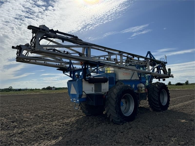 Matrot Matrot M44D 36m Self Propelled Sprayer - Pulvé porté: photos 4 Matrot Matrot M44D 36m Self Propelled Sprayer - Pulvé porté: photos 4