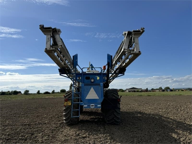 Matrot Matrot M44D 36m Self Propelled Sprayer - Pulvé porté: photos 3 Matrot Matrot M44D 36m Self Propelled Sprayer - Pulvé porté: photos 3
