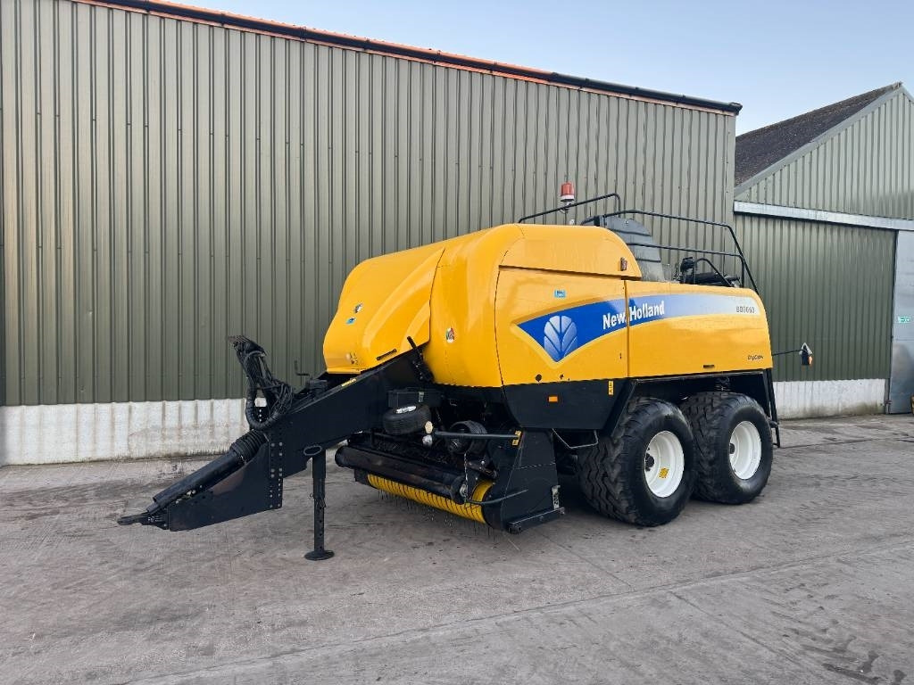 New Holland BB 9060 - Presse à balles cubiques: photos 1 New Holland BB 9060 - Presse à balles cubiques: photos 1