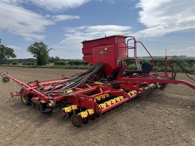 Vaderstad Rapid A800s **Video Below**  - Combiné de semis: photos 1 Vaderstad Rapid A800s **Video Below**  - Combiné de semis: photos 1