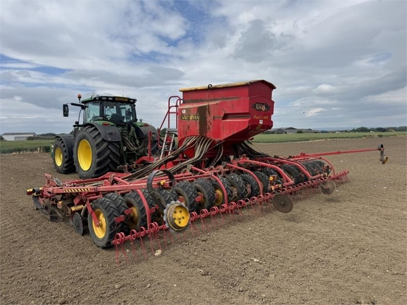 Vaderstad Vaderstad Rapid A800s **Video Below** - Combiné de semis: photos 4 Vaderstad Vaderstad Rapid A800s **Video Below** - Combiné de semis: photos 4