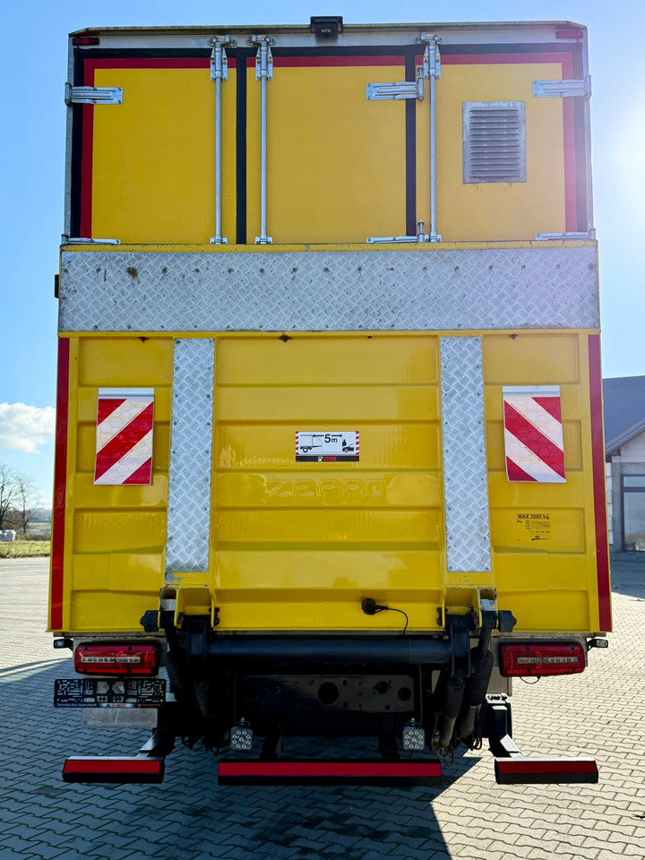 MAN 18.320 / IZOTERMA / GRZANA / WINDA / 20 EUROPALET / AUTOMAT / 170 TYŚ KM / 2021 R / SYPIALKA / CAŁY NA PODUSZKACH / SPROWADZONY / JAK NOWY - Camion isothermique: photos 5 MAN 18.320 / IZOTERMA / GRZANA / WINDA / 20 EUROPALET / AUTOMAT / 170 TYŚ KM / 2021 R / SYPIALKA / CAŁY NA PODUSZKACH / SPROWADZONY / JAK NOWY - Camion isothermique: photos 5