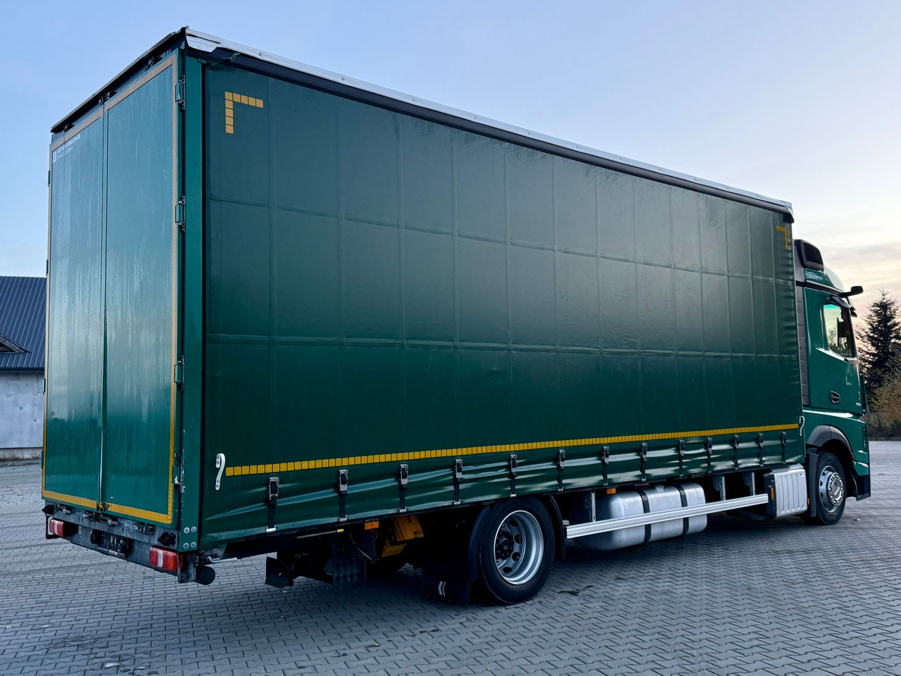 MERCEDES-BENZ ACTROS 1845 / FIRANKA / 19 EUROPALET / DUŻA KABINA / AUTOMAT / 2021 - Camion à rideaux coulissants: photos 4 MERCEDES-BENZ ACTROS 1845 / FIRANKA / 19 EUROPALET / DUŻA KABINA / AUTOMAT / 2021 - Camion à rideaux coulissants: photos 4