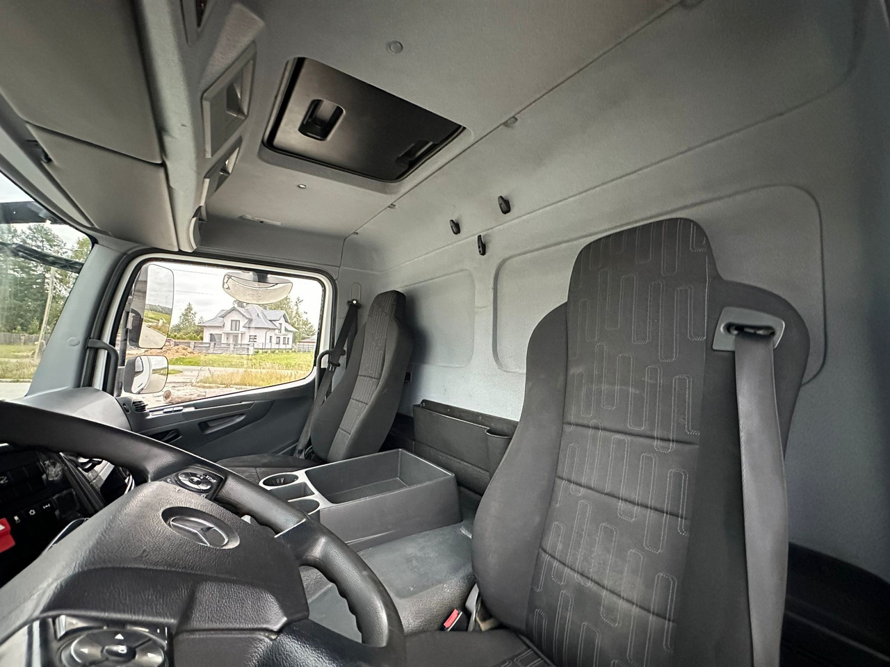 MERCEDES-BENZ ATEGO 1218 / CHŁODNIA / WINDA / 12 PALET / 5.10 M DŁUGOŚCI / AUTOMAT / LAMBERET / 5090 KG ŁADOWNOŚCI — crédit-bail MERCEDES-BENZ ATEGO 1218 / CHŁODNIA / WINDA / 12 PALET / 5.10 M DŁUGOŚCI / AUTOMAT / LAMBERET / 5090 KG ŁADOWNOŚCI: photos 25