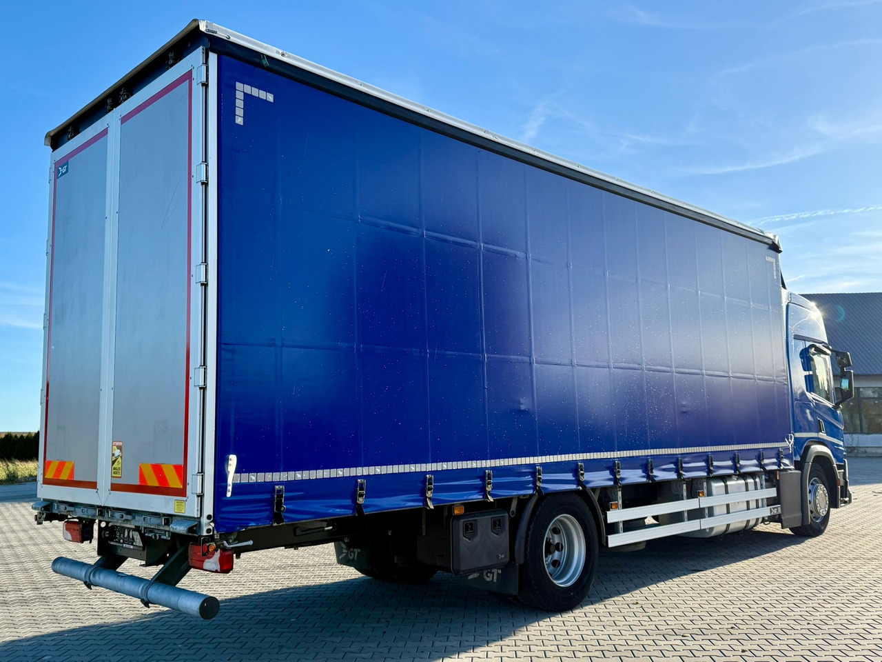 SCANIA P280 / FIRANKA / 20 EUROPALET / SYPIALKA / SILNIK 6 / AUTOMAT - Camion à rideaux coulissants: photos 5 SCANIA P280 / FIRANKA / 20 EUROPALET / SYPIALKA / SILNIK 6 / AUTOMAT - Camion à rideaux coulissants: photos 5