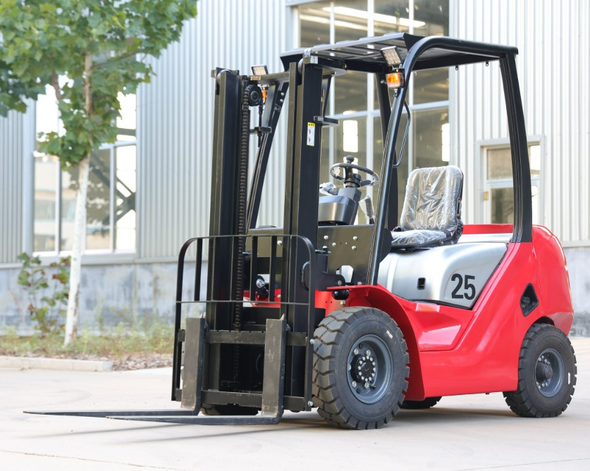 Müller Machinery MFD 25 - Chariot élévateur diesel: photos 1 Müller Machinery MFD 25 - Chariot élévateur diesel: photos 1