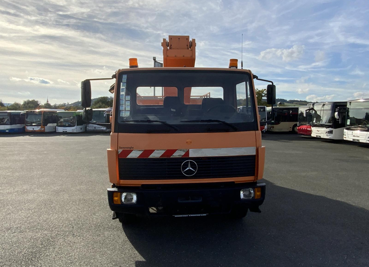 Mercedes-Benz 1117 - Camion avec nacelle: photos 5 Mercedes-Benz 1117 - Camion avec nacelle: photos 5