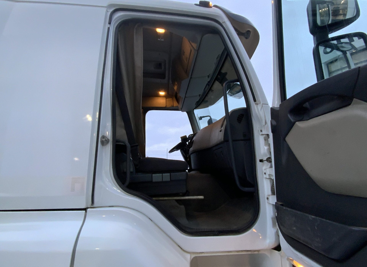 Camion benne Renault Premium 460.32 8x4 Dxi: photos 16 Camion benne Renault Premium 460.32 8x4 Dxi: photos 16