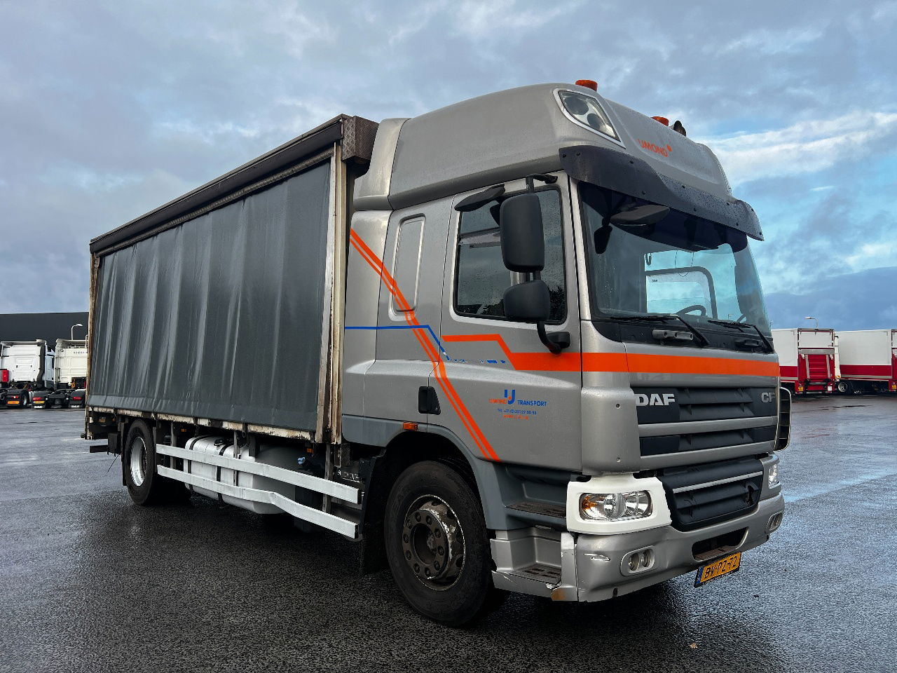 DAF CF 75.250 SC, Euro 5 - Camion à rideaux coulissants: photos 2 DAF CF 75.250 SC, Euro 5 - Camion à rideaux coulissants: photos 2