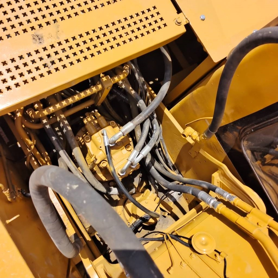 CAT 320 B L - Pelle sur chenille: photos 5 CAT 320 B L - Pelle sur chenille: photos 5