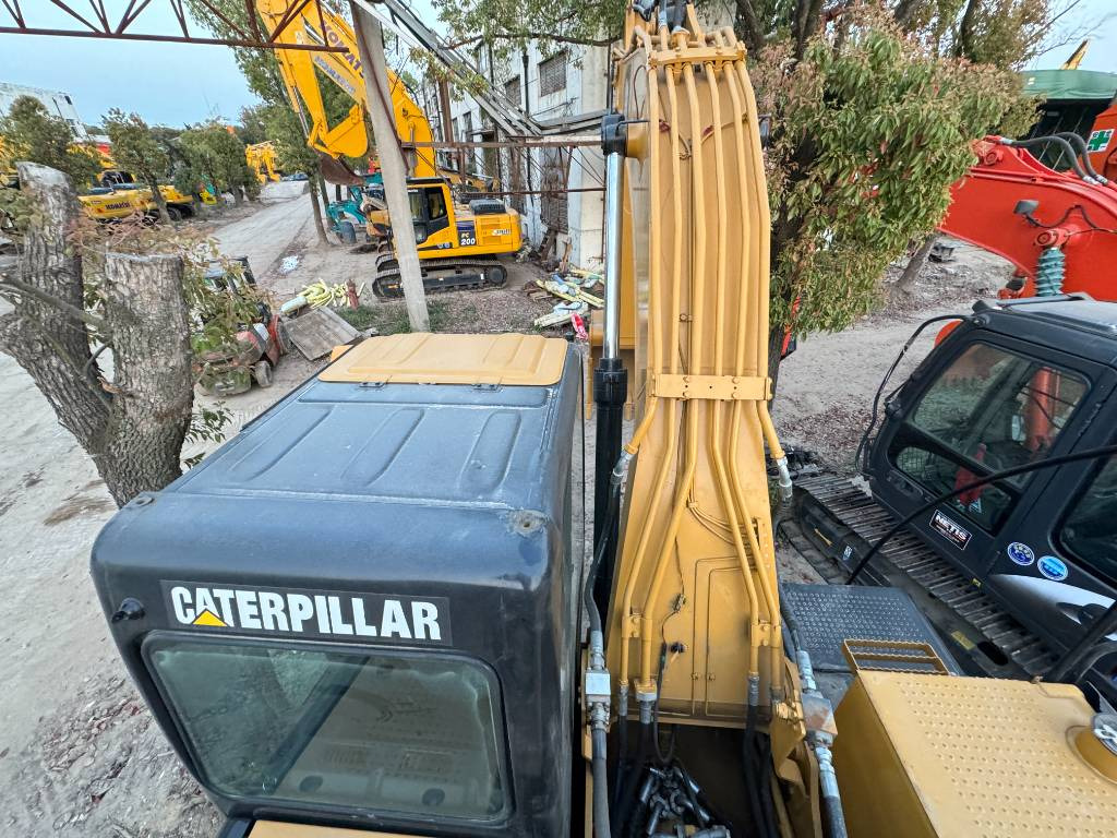 CAT 320 D Engine C7.1 - Pelle sur chenille: photos 2 CAT 320 D Engine C7.1 - Pelle sur chenille: photos 2