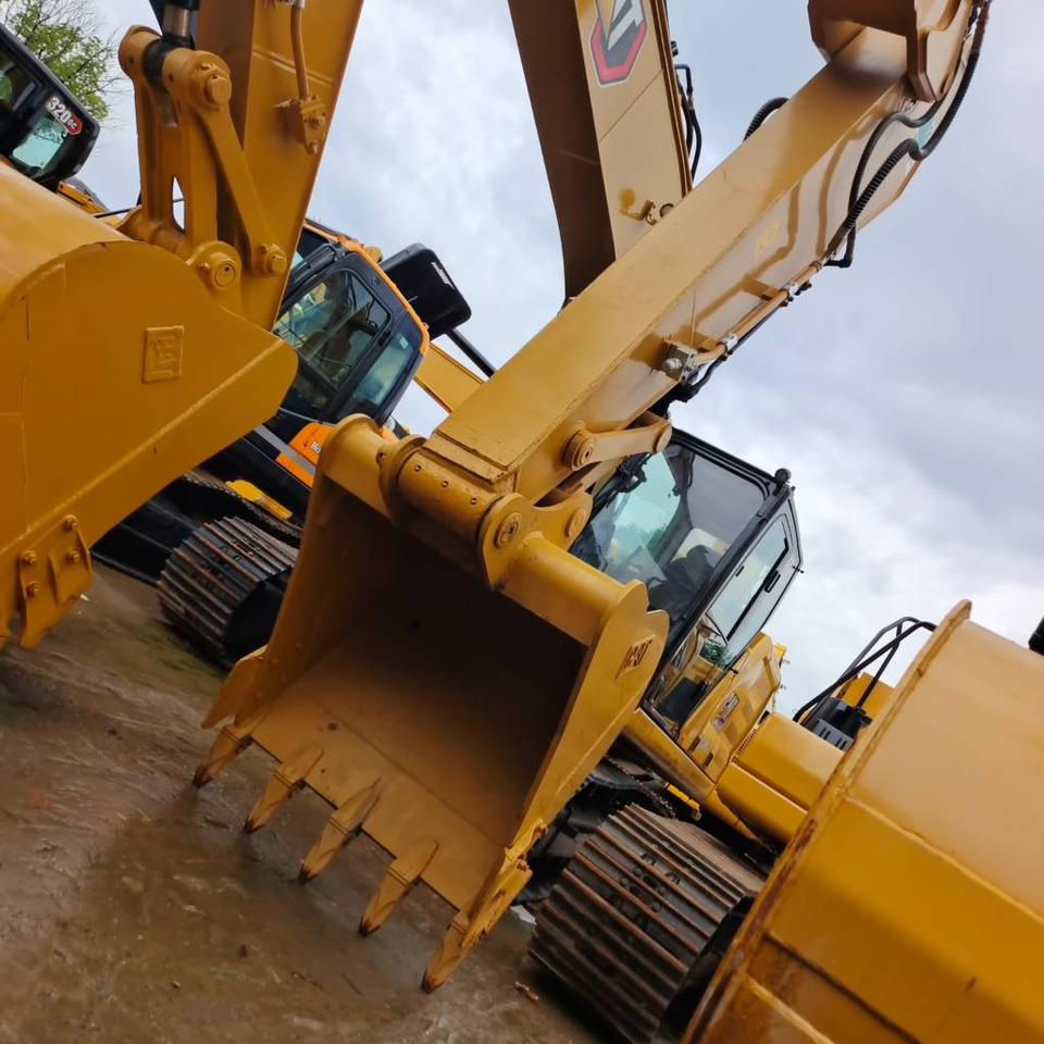 Pelle sur chenille CAT 320D2: photos 11
