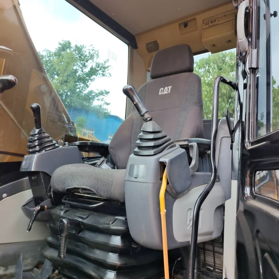 CAT 323 D - Pelle sur chenille: photos 5 CAT 323 D - Pelle sur chenille: photos 5