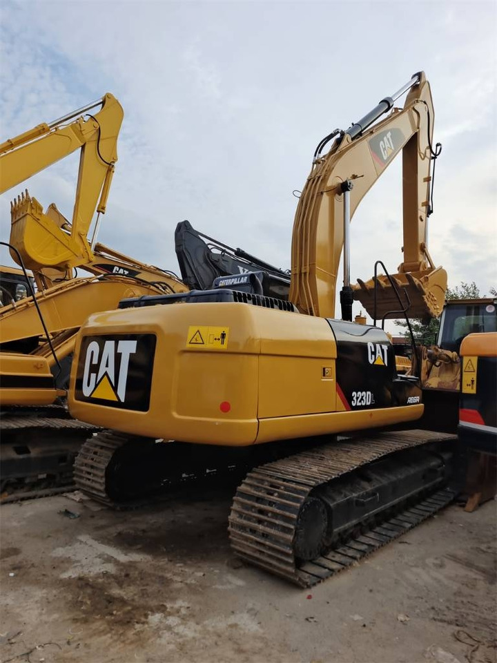 CAT 323 D - Pelle sur chenille: photos 1 CAT 323 D - Pelle sur chenille: photos 1