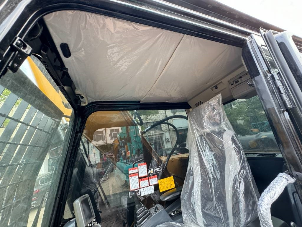 Pelle sur chenille CAT 324 D: photos 17