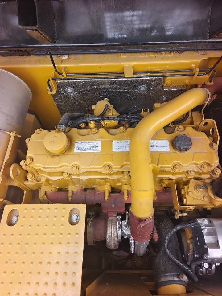 Pelle sur chenille CAT 324 D: photos 8 Pelle sur chenille CAT 324 D: photos 8