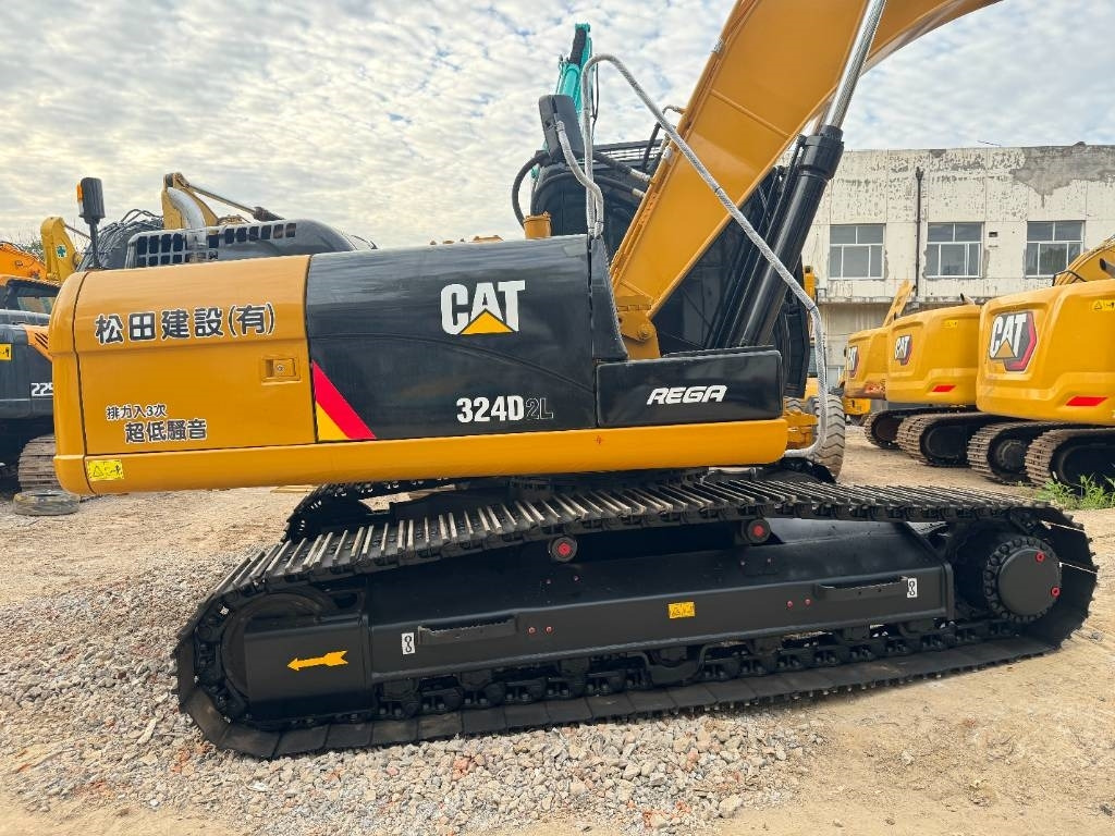 Pelle sur chenille CAT 324 D: photos 7