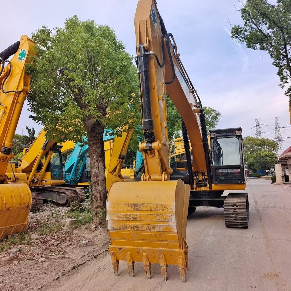 CAT 324D2L - Pelle sur chenille: photos 3 CAT 324D2L - Pelle sur chenille: photos 3