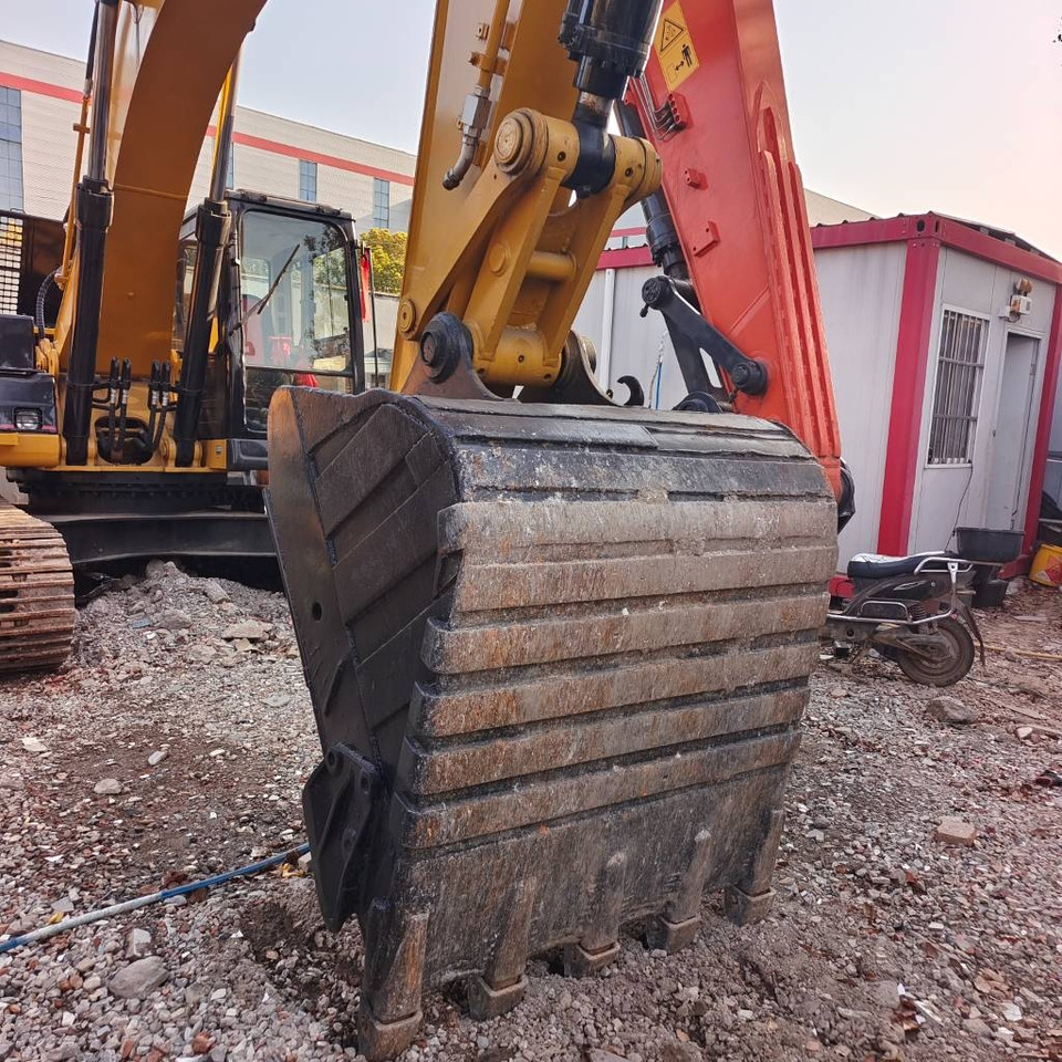 CAT 325 D - Pelle sur chenille: photos 1 CAT 325 D - Pelle sur chenille: photos 1