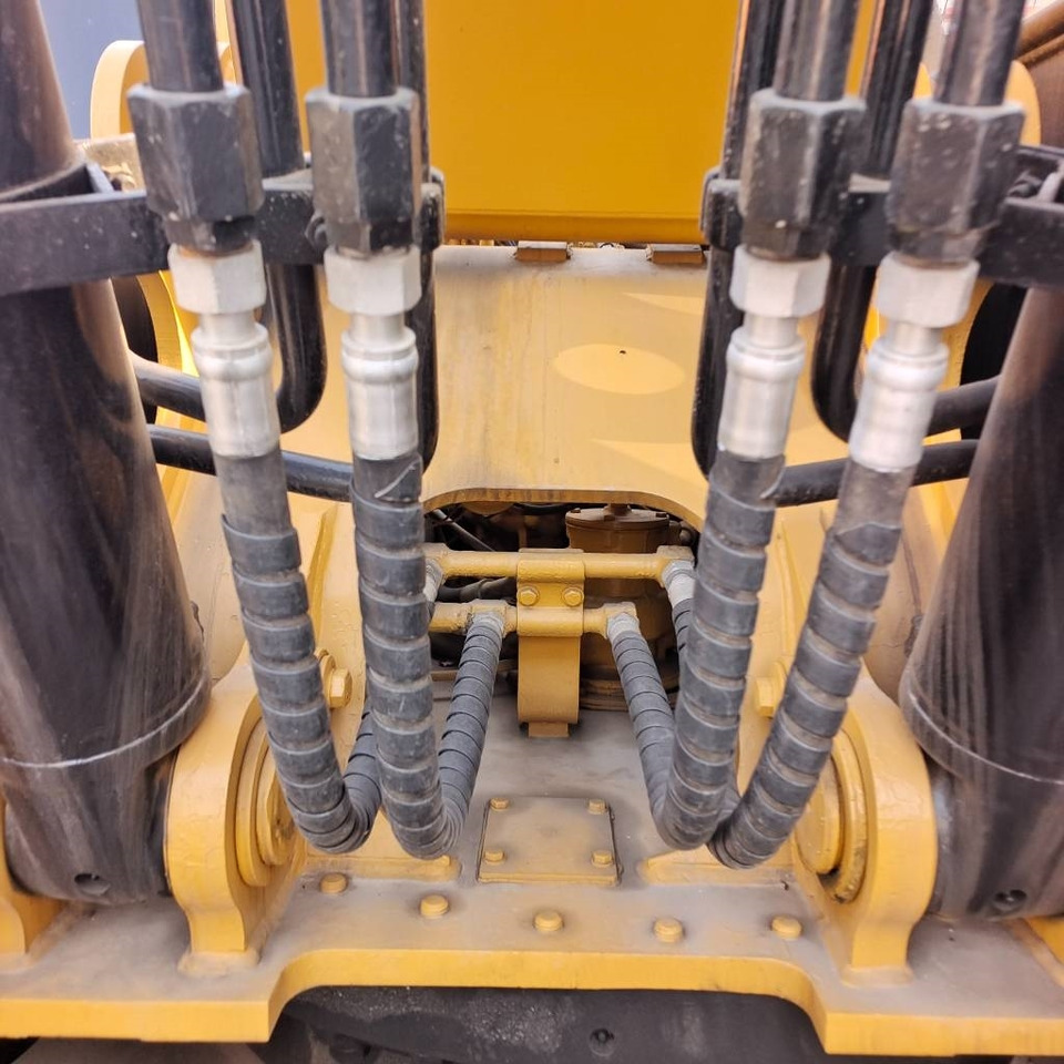 CAT 325 D - Pelle sur chenille: photos 5 CAT 325 D - Pelle sur chenille: photos 5