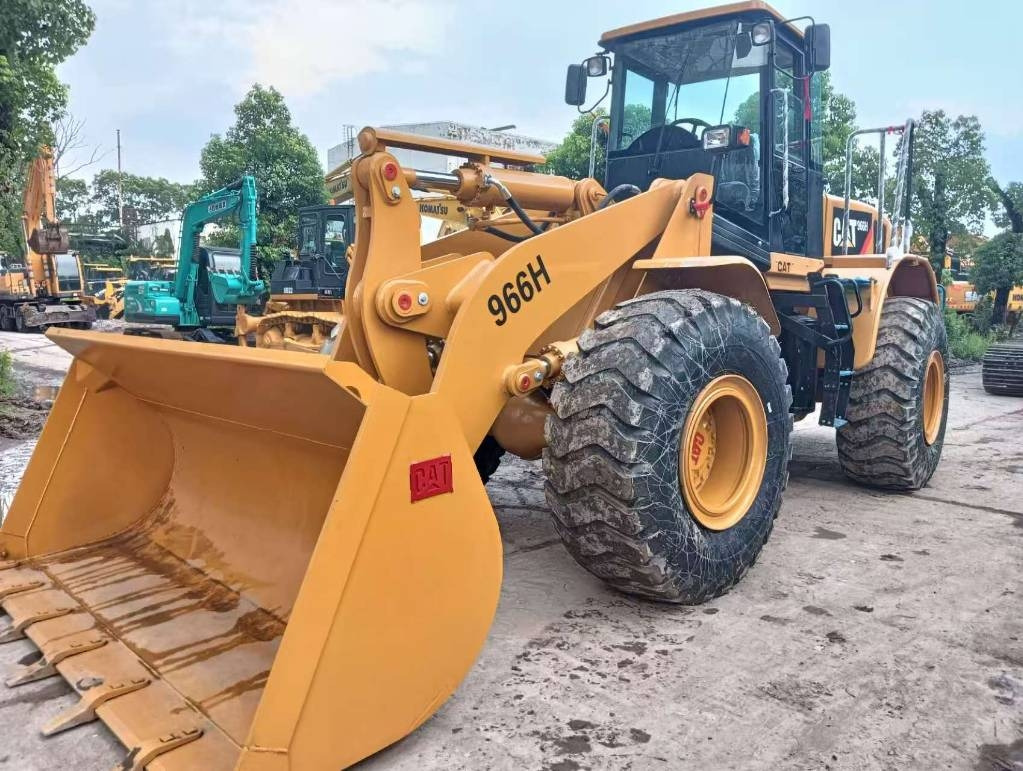 CAT 966 H - Chargeuse sur pneus: photos 1 CAT 966 H - Chargeuse sur pneus: photos 1