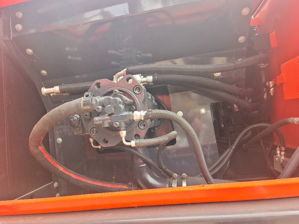 Doosan DX 225 - Pelle sur chenille: photos 4 Doosan DX 225 - Pelle sur chenille: photos 4