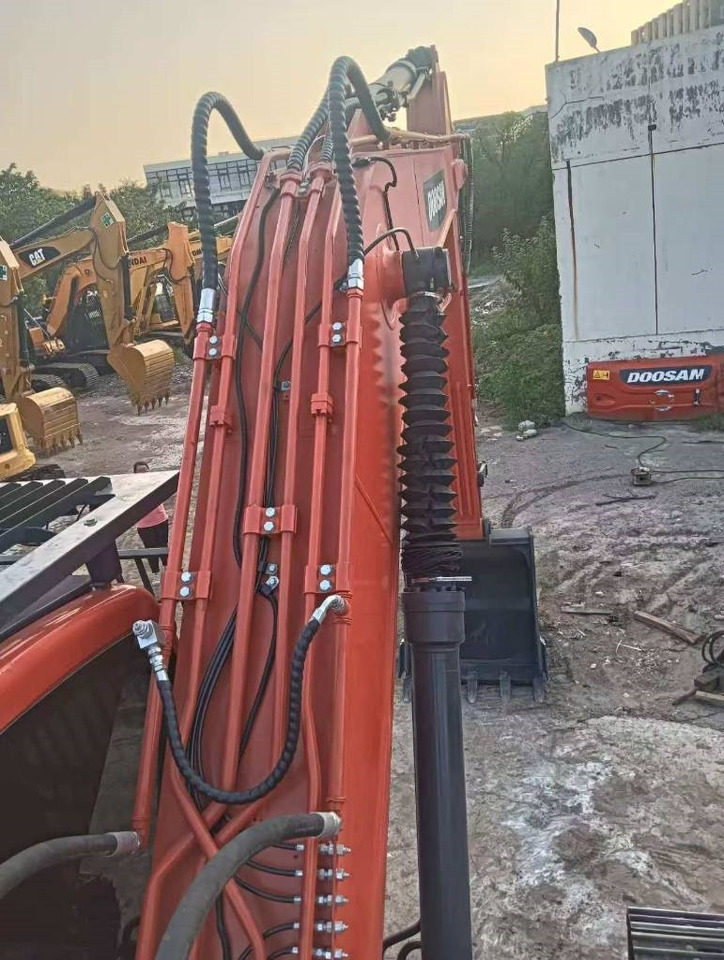 Doosan DX 225 LC-9C - Pelle sur chenille: photos 5 Doosan DX 225 LC-9C - Pelle sur chenille: photos 5