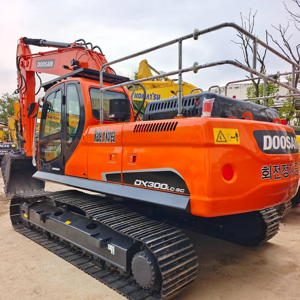 Doosan DX 300 - Pelle sur chenille: photos 2 Doosan DX 300 - Pelle sur chenille: photos 2