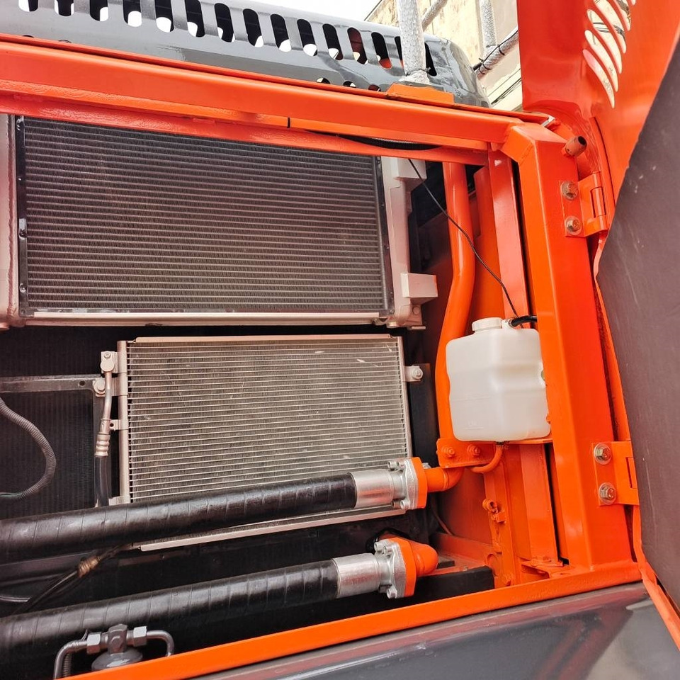 Doosan DX 300 - Pelle sur chenille: photos 5 Doosan DX 300 - Pelle sur chenille: photos 5