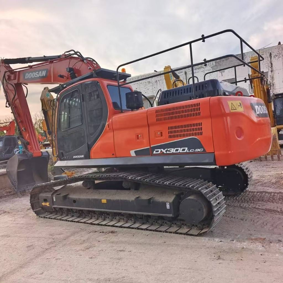 Doosan DX 300 LC-9S - Pelle sur chenille: photos 1 Doosan DX 300 LC-9S - Pelle sur chenille: photos 1