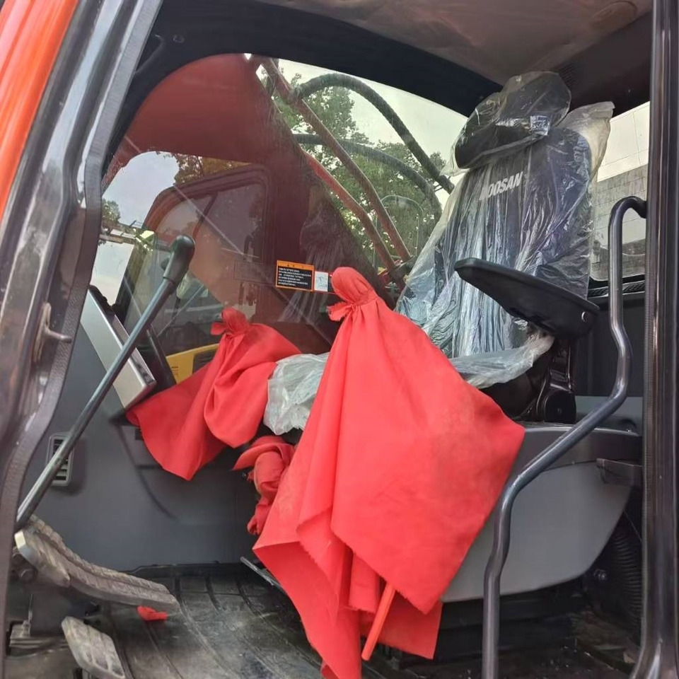 Doosan DX 300 LC-9S - Pelle sur chenille: photos 5 Doosan DX 300 LC-9S - Pelle sur chenille: photos 5