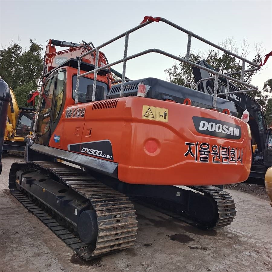 Doosan DX 300 LC - Pelle sur chenille: photos 4 Doosan DX 300 LC - Pelle sur chenille: photos 4