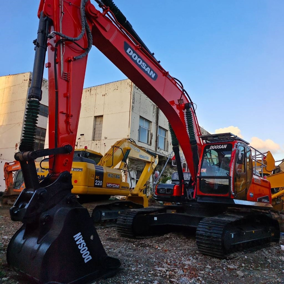 Doosan DX 300 LCA - Pelle sur chenille: photos 3 Doosan DX 300 LCA - Pelle sur chenille: photos 3