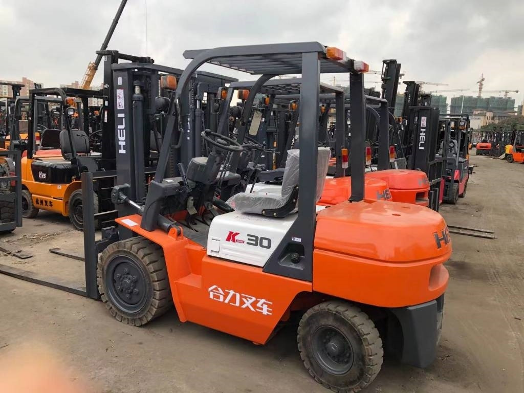 Heli FD 30 - Chariot élévateur diesel: photos 2 Heli FD 30 - Chariot élévateur diesel: photos 2