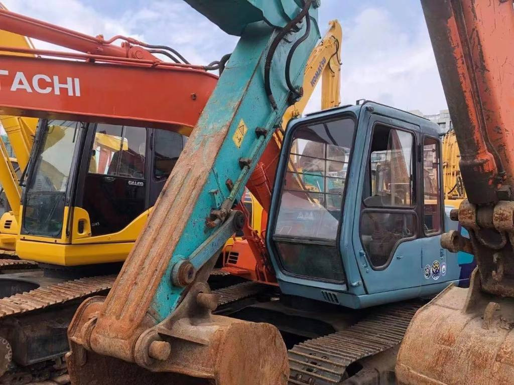 Hitachi EX 120-3 - Pelle sur chenille: photos 3 Hitachi EX 120-3 - Pelle sur chenille: photos 3