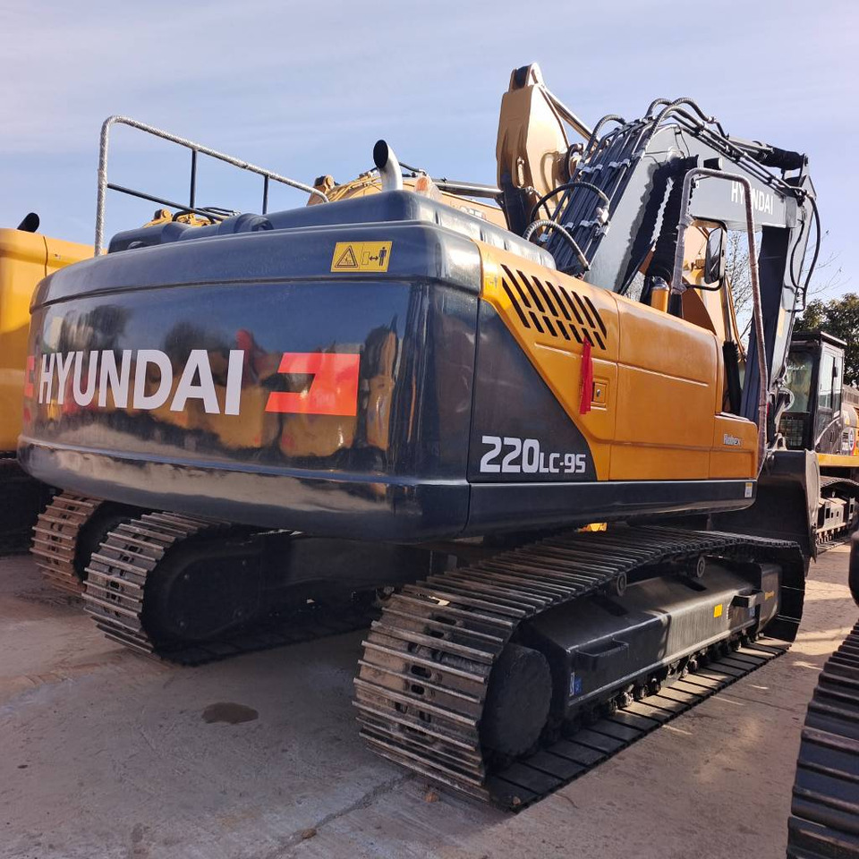 Hyundai 220LC-9S - Pelle sur chenille: photos 1 Hyundai 220LC-9S - Pelle sur chenille: photos 1