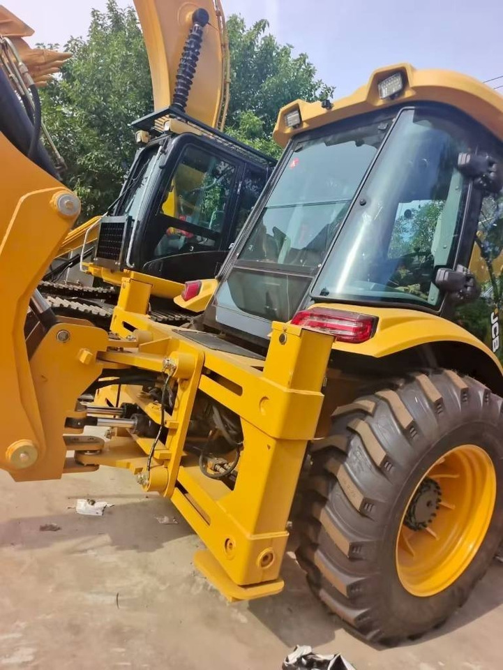 JCB 4CX Brand new machine - Pelle sur chenille: photos 1 JCB 4CX Brand new machine - Pelle sur chenille: photos 1