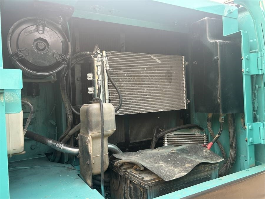 Kobelco SK 140 - Pelle sur chenille: photos 5 Kobelco SK 140 - Pelle sur chenille: photos 5