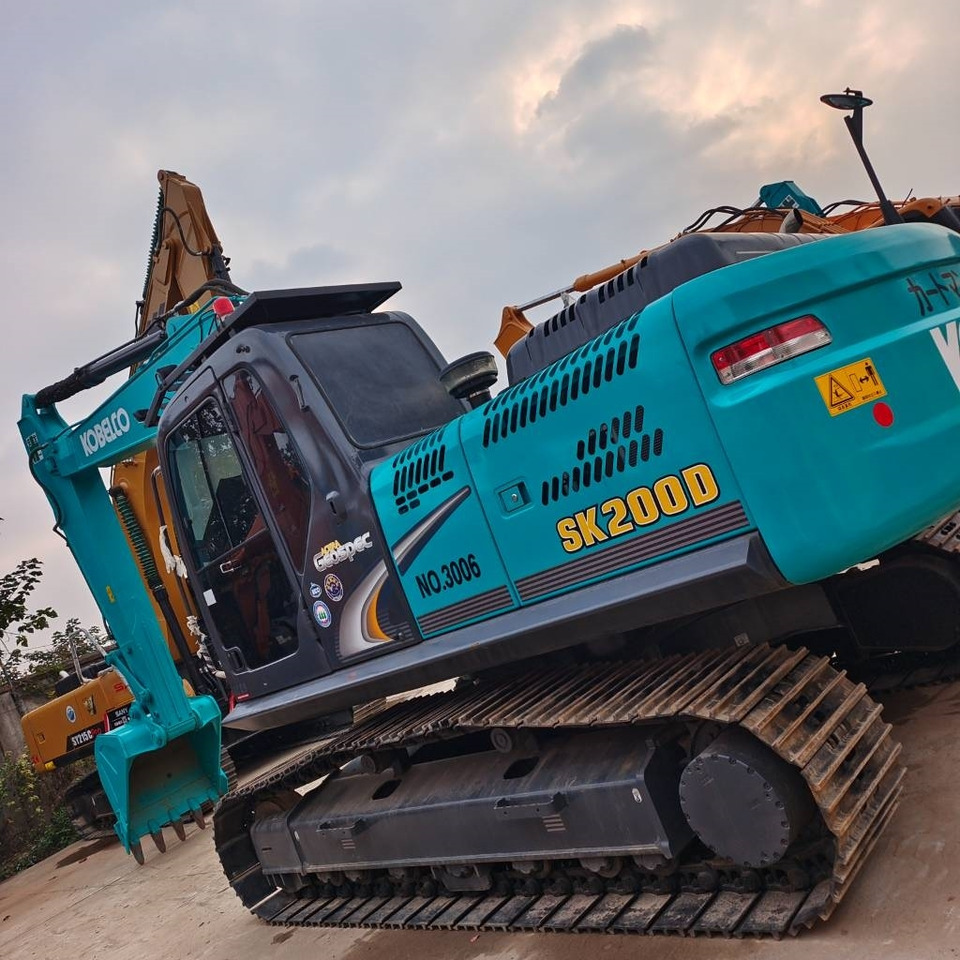 Kobelco SK 200 - Pelle sur chenille: photos 3 Kobelco SK 200 - Pelle sur chenille: photos 3
