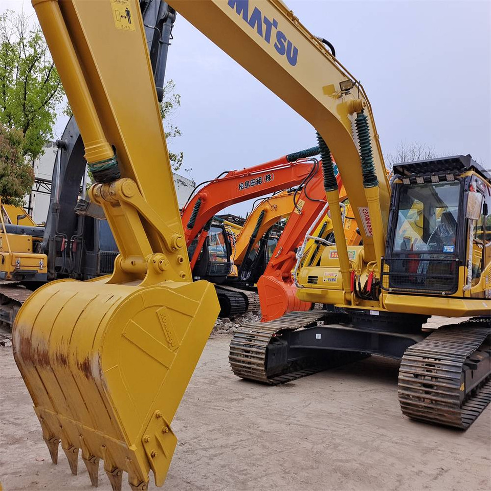 Komatsu PC 220-8 - Pelle sur chenille: photos 3 Komatsu PC 220-8 - Pelle sur chenille: photos 3