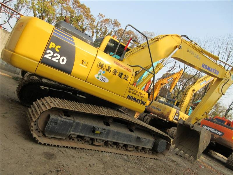 Komatsu PC 220 - Pelle sur chenille: photos 1 Komatsu PC 220 - Pelle sur chenille: photos 1