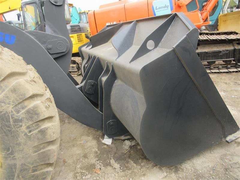 Komatsu WA 380 - Chargeuse sur pneus: photos 2 Komatsu WA 380 - Chargeuse sur pneus: photos 2